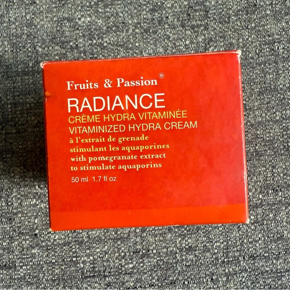 FRUITS & PASSION Radiance Vitaminized Hydra Cream - Picture 3 of 4